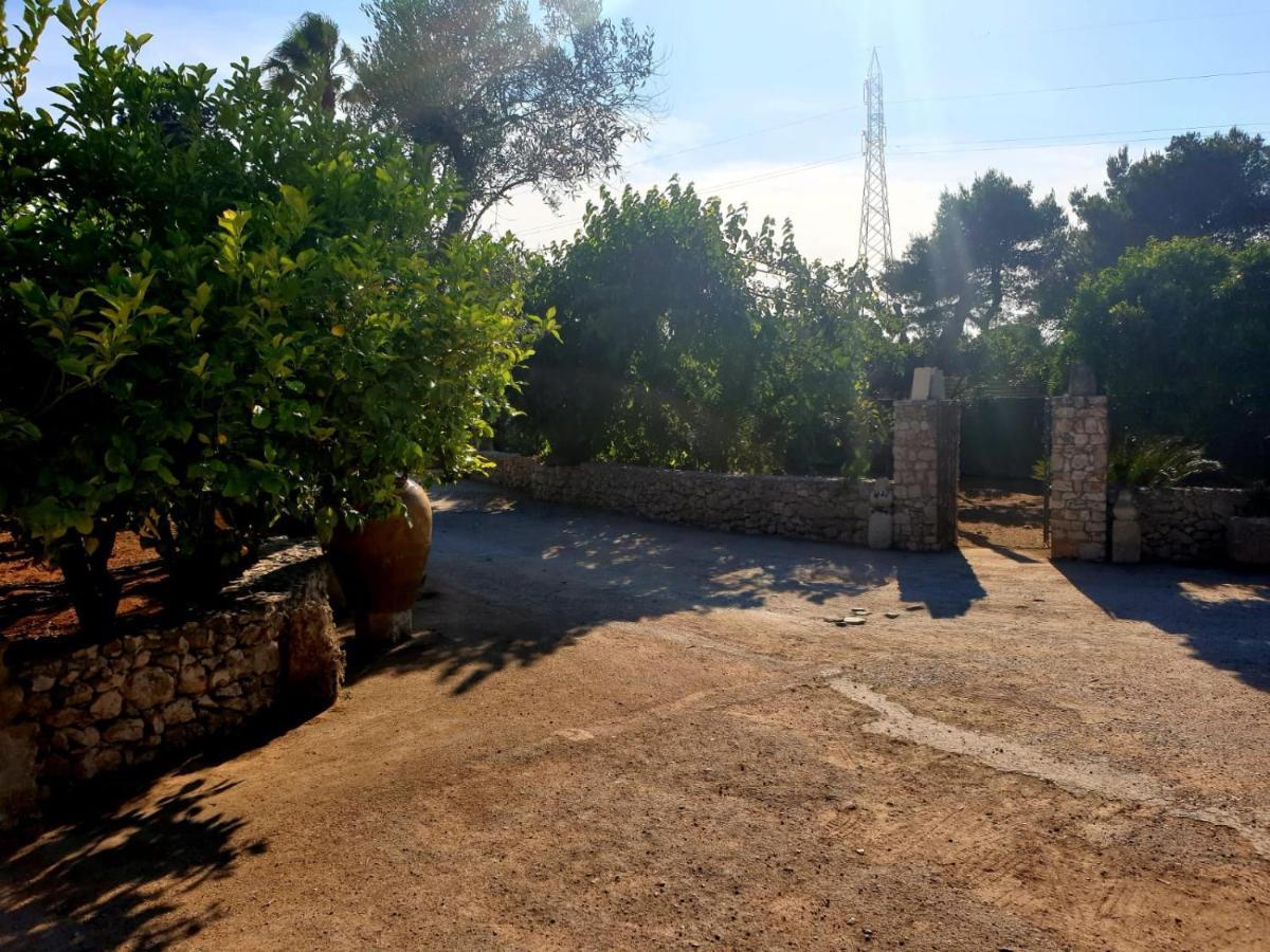 Villa Sargheruoli Монтерони-ди-Лечче Экстерьер фото
